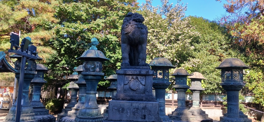 上野東照宮 狛犬と銅灯籠