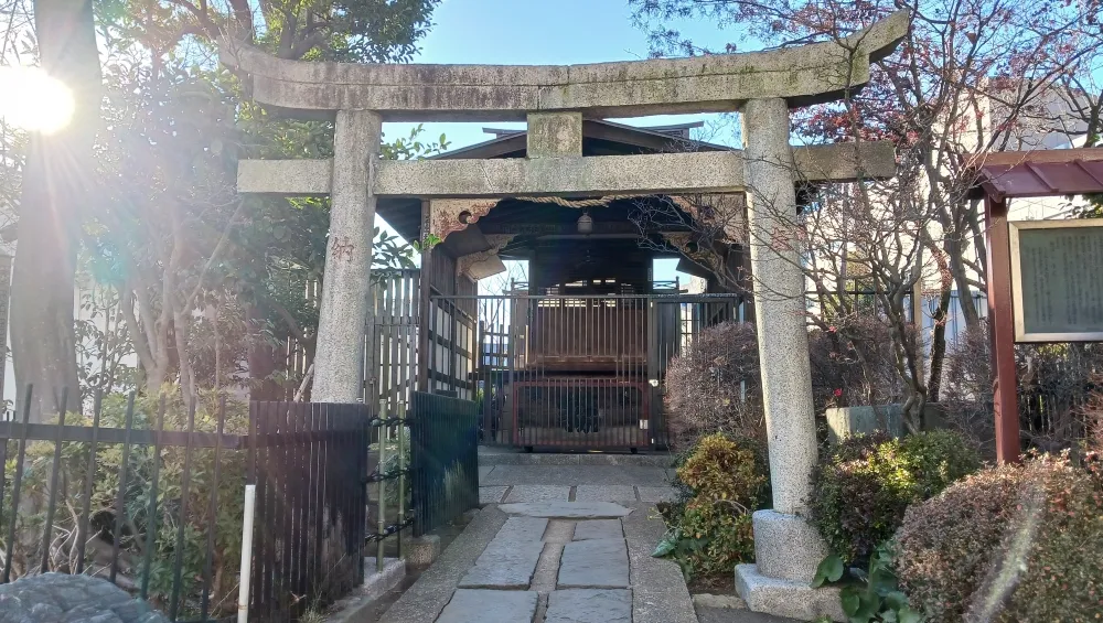 白山神社の末社 八幡神社