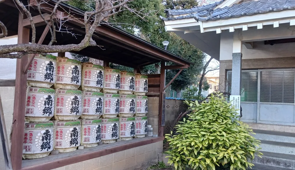 白山神社の末社 関東松尾神社 酒樽