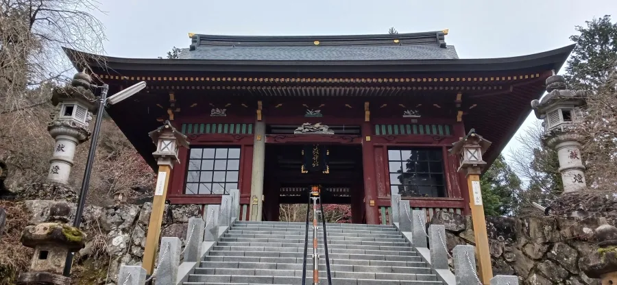 武蔵御嶽神社 随身門