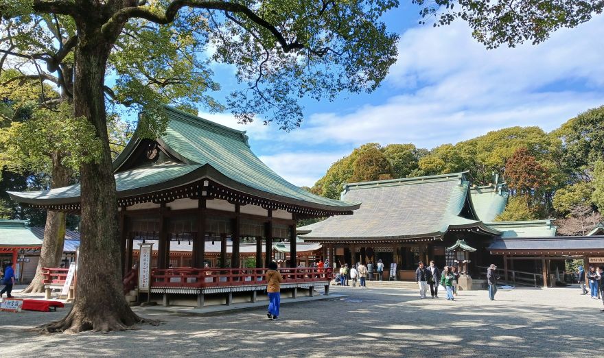 大宮氷川神社の舞殿と拝殿