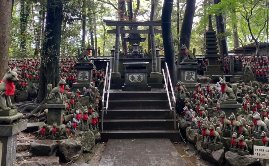 豊川稲荷 妙巌寺 霊狐塚