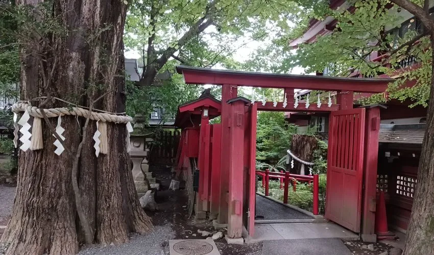 あまヶ池の入り口の門