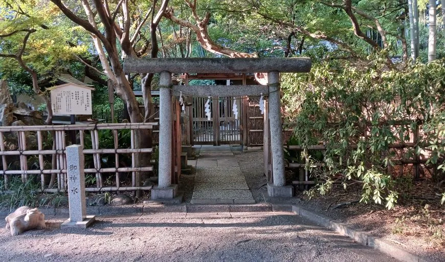 多摩清水社 鳥居