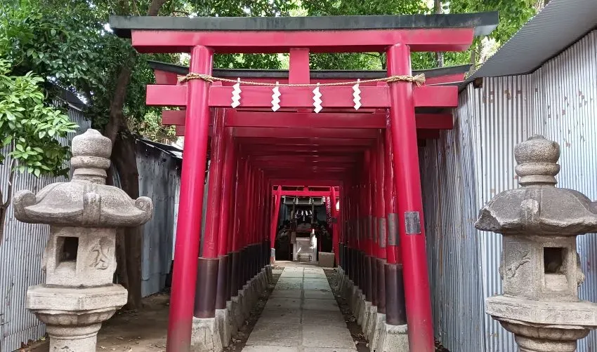 花園神社 威徳稲荷神社