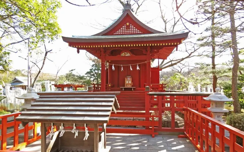 鶴岡八幡宮 旗上弁財天