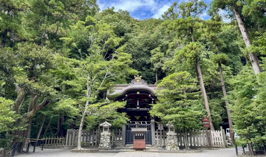 鶴岡八幡宮 白旗神社