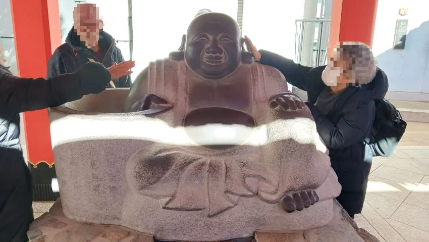 穴八幡宮 布袋尊像