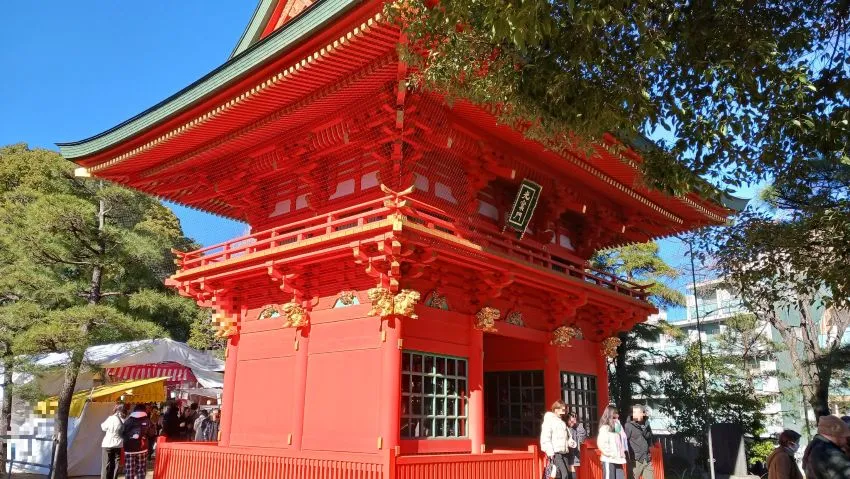 穴八幡宮 随神門