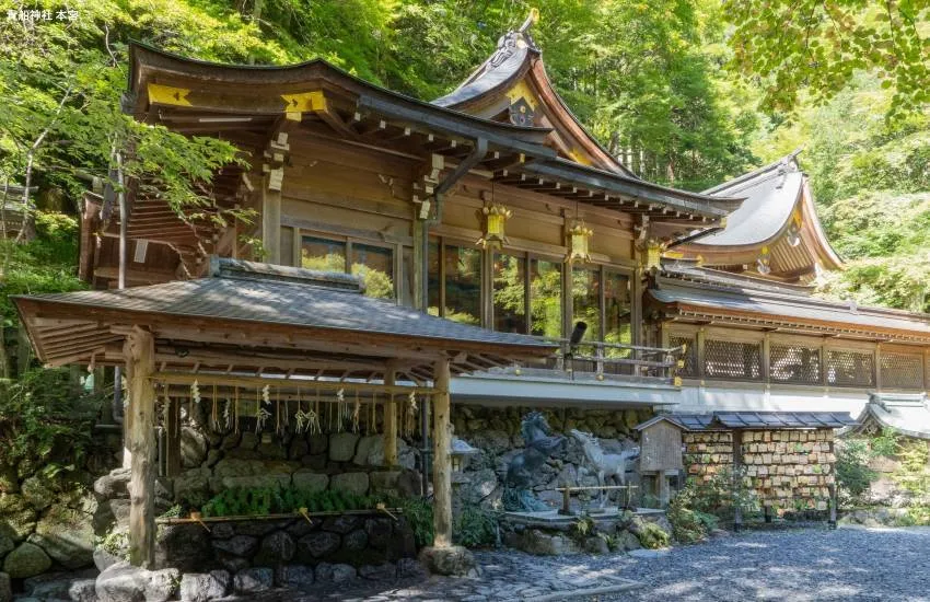 貴船神社 本宮 拝殿