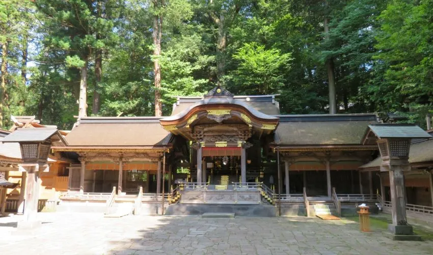 諏訪大社 上社 本宮 幣拝殿