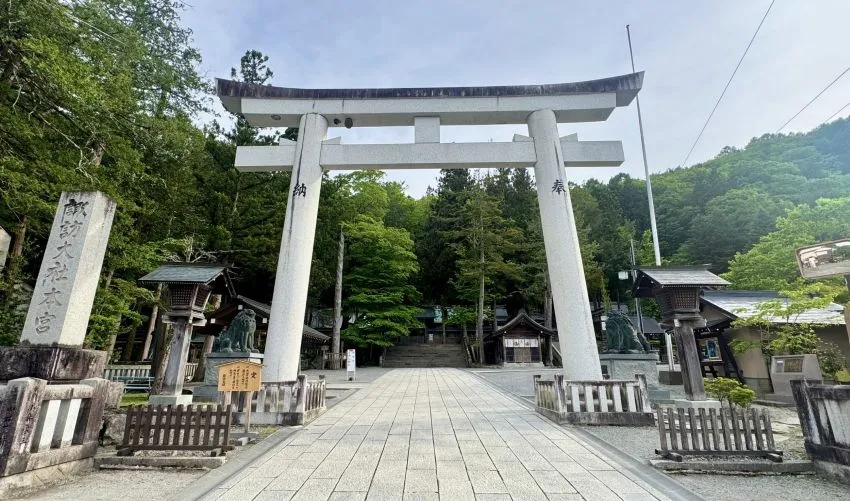 諏訪大社 上社本宮 鳥居