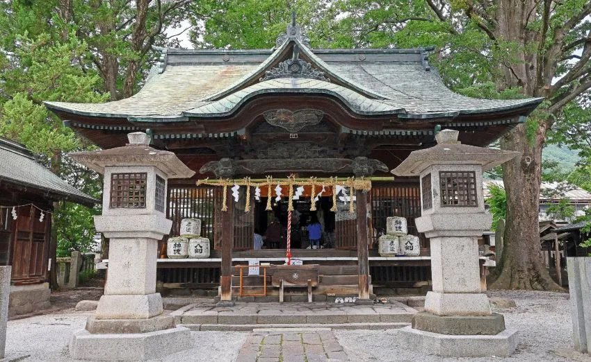 八剱神社 拝殿