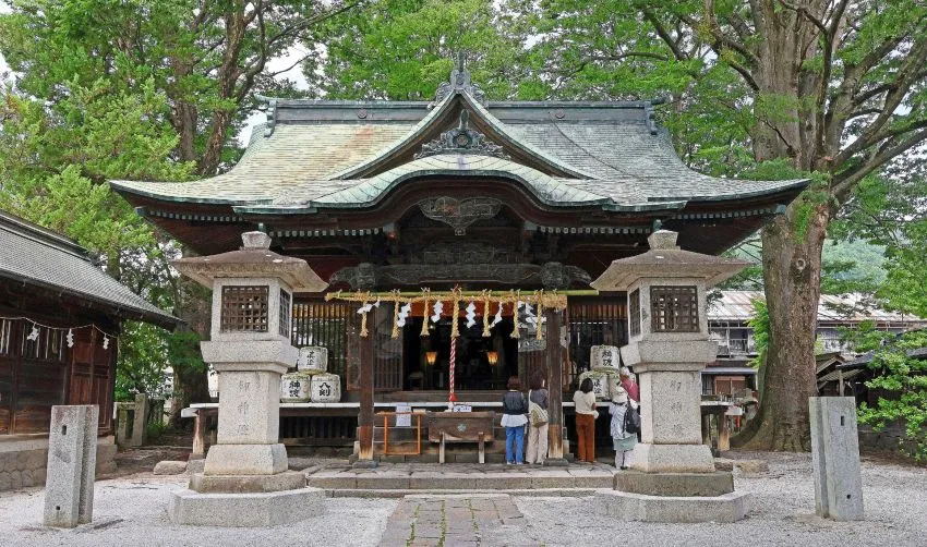 八剱神社 拝殿