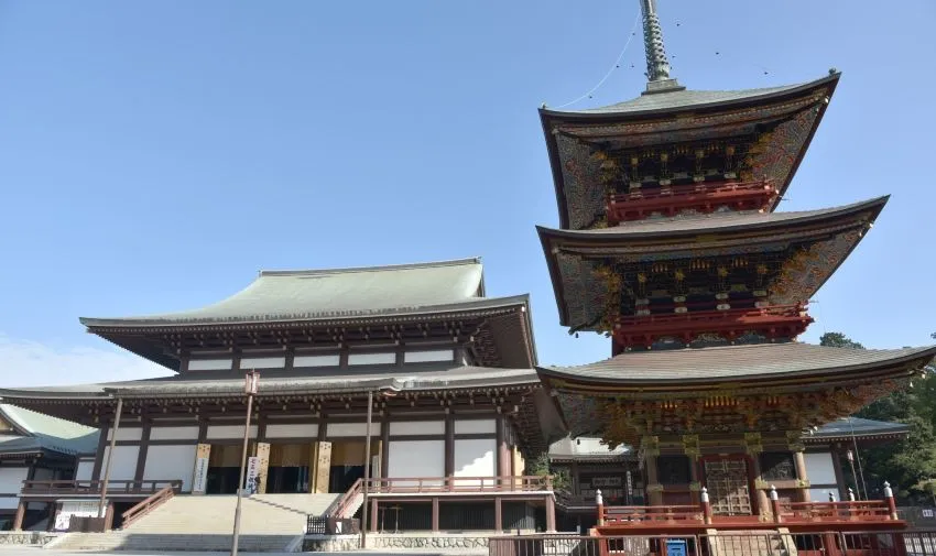 成田山新勝寺 大本堂　三重塔