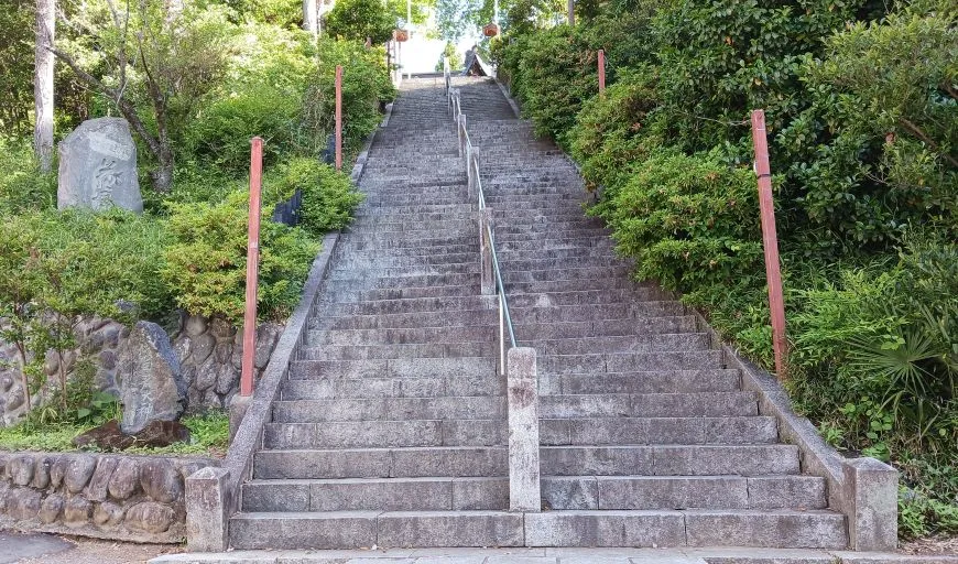 住吉神社 青梅 77段の石段