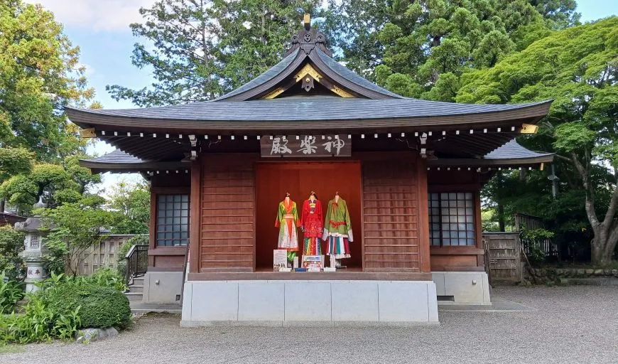 高麗神社 神楽殿