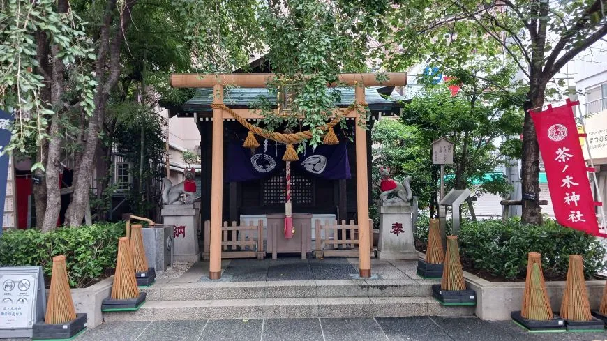 日本橋 茶ノ木神社 鳥居 拝殿