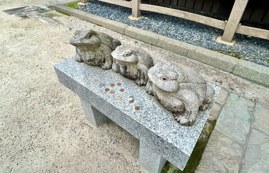 大洗磯前神社 かえるの石像